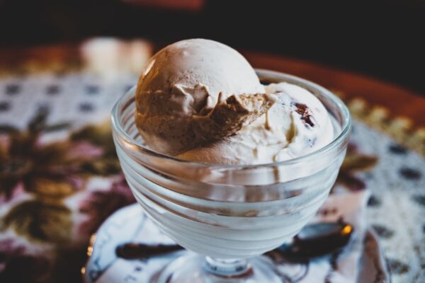 La scienza del gelato: viaggio tra chimica e fisica del dessert più amato